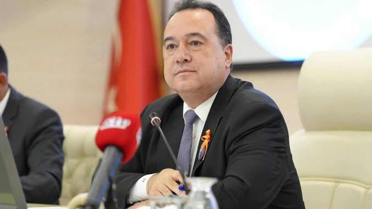Başkan Dutlulu’dan ‘komisyoncu vekil’ çıkışı