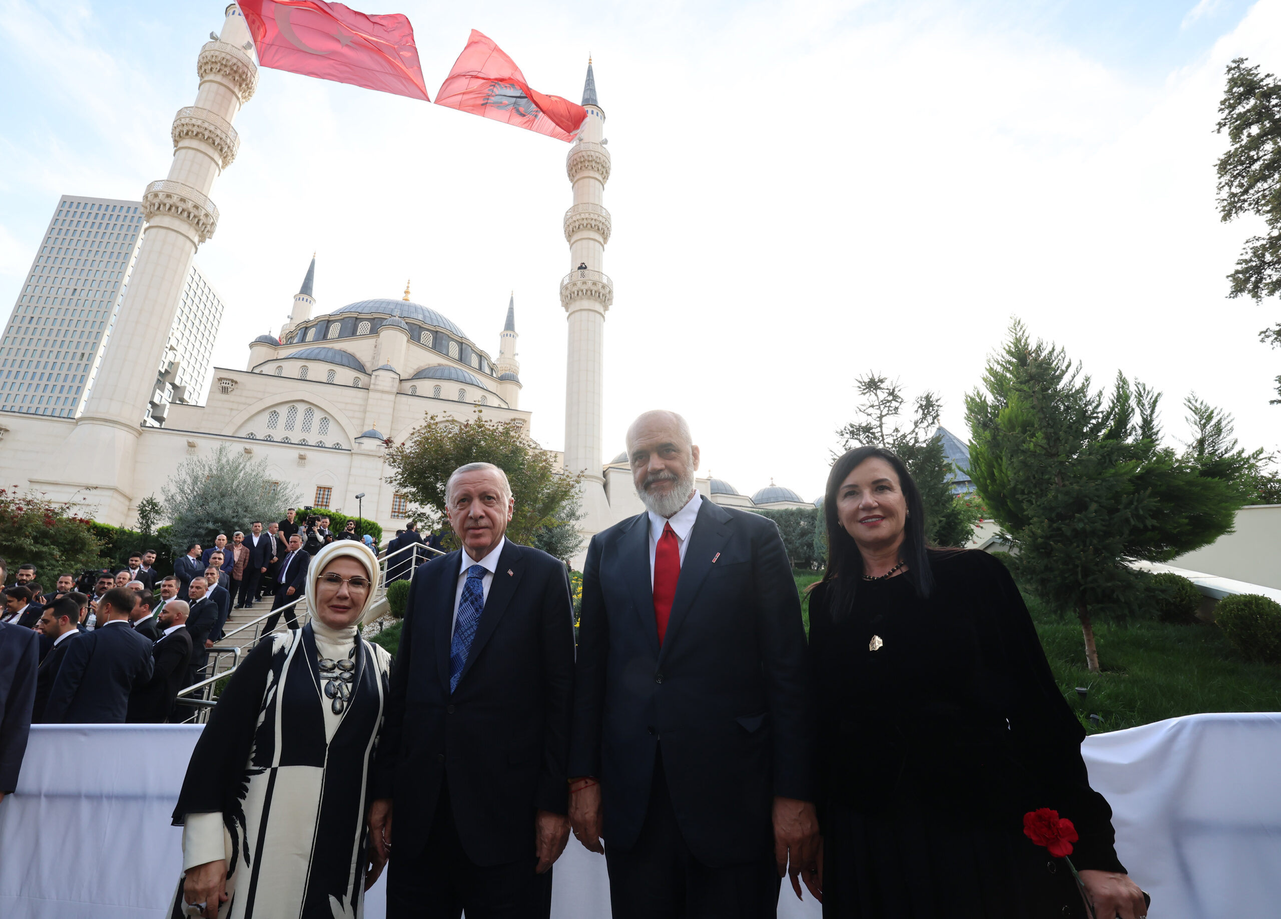 Cumhurbaşkanı Erdoğan, Arnavutluk'taki Namazgah Camisi'nin açılışı yaptı