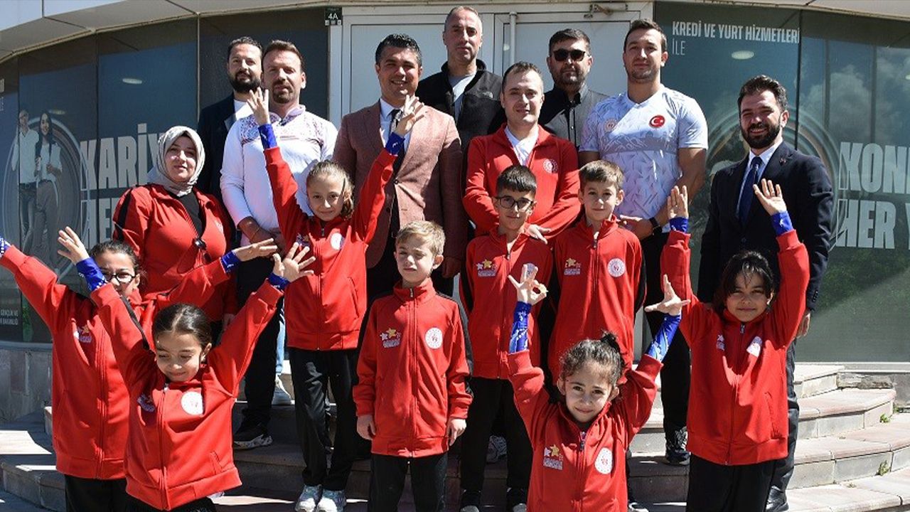 Erzurumlu cimnastikçiler Trabzon'a doğru yola koyuldu!