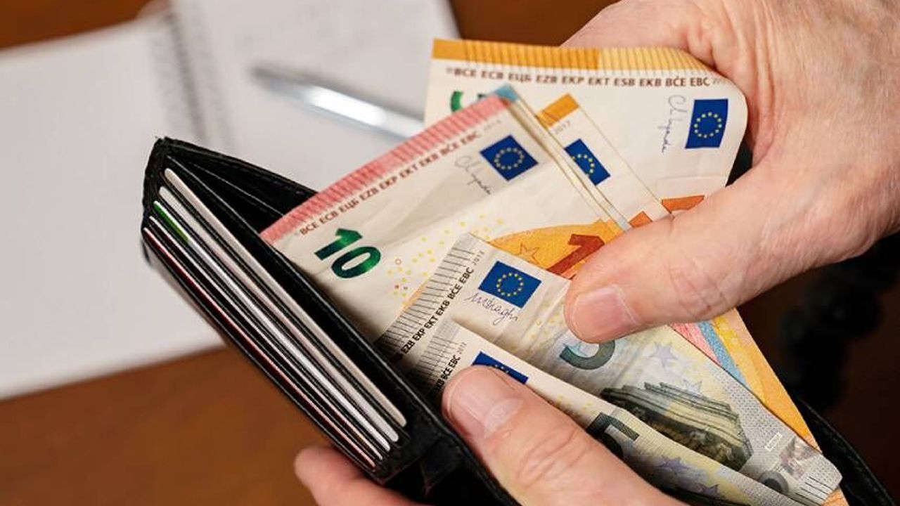 Hollanda'da temmuz ayında emeklinin cebine girecek net tutar belli oldu