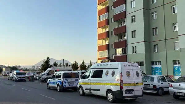 Kayseri'de acı olay... Salonun ortasında oğlunu ölü buldu!