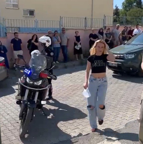 Keşan’da motosikletli polisten ‘sınav’ mesaisi!