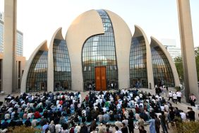 Köln DİTİB Köln Merkez Camii’nde bayram coşkusu