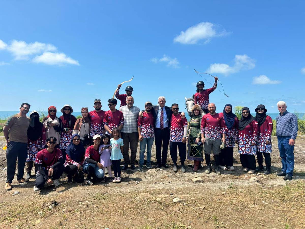 Of Belediyesi Destekledi,  Singapur Ekibi Türk Okçuluğunu Yerinde Öğrendi