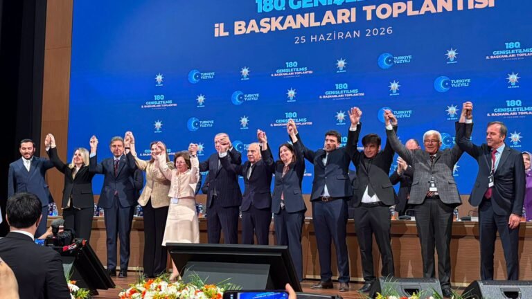 Özcan resmen AK Parti’de!