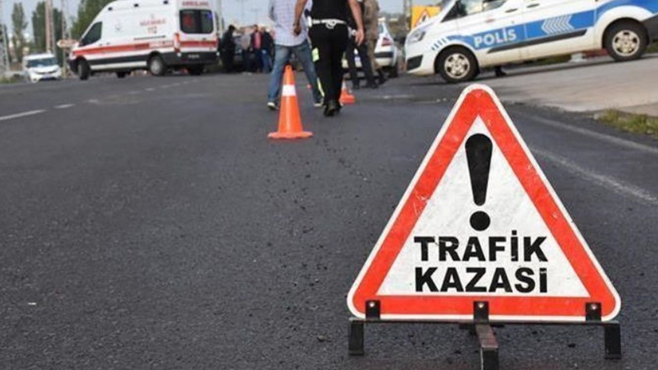 Tur minibüsü şarampole yuvarlandı: 4 ölü, 16 yaralı