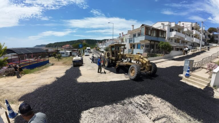 Yayla sahilinde asfaltlama seferberliği başladı