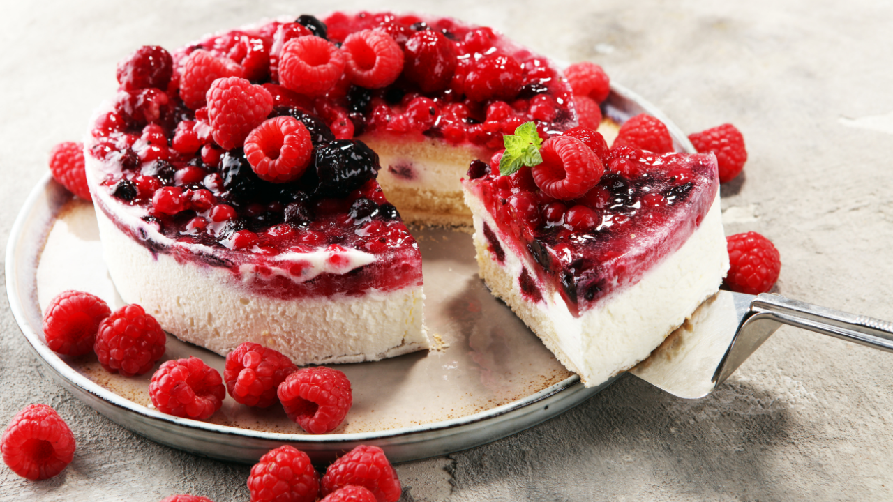 Yaz tatlılarının kraliçesi: Frambuazlı Cheesecake nasıl yapılır? Frambuazlı Cheesecake tarifi