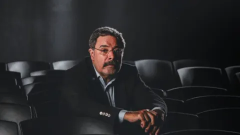 300 binlik Ahmet Ümit yalnız değildir