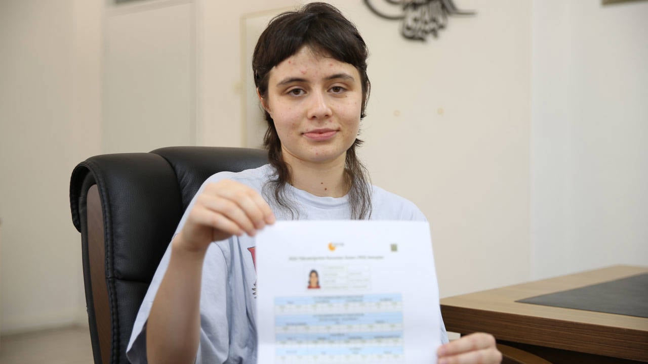 Açık öğretim lisesi mezunu YKS’de birinci oldu: Hedeflerini anlattı