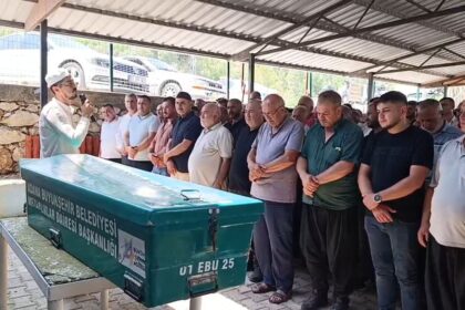 Adana'daki Tünel Göçüğünde Hayatını Kaybeden Bekir Çelik Toprağa Verildi