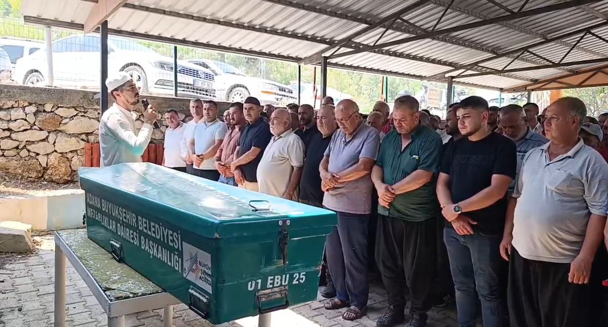 Adana'daki Tünel Göçüğünde Hayatını Kaybeden Bekir Çelik Toprağa Verildi