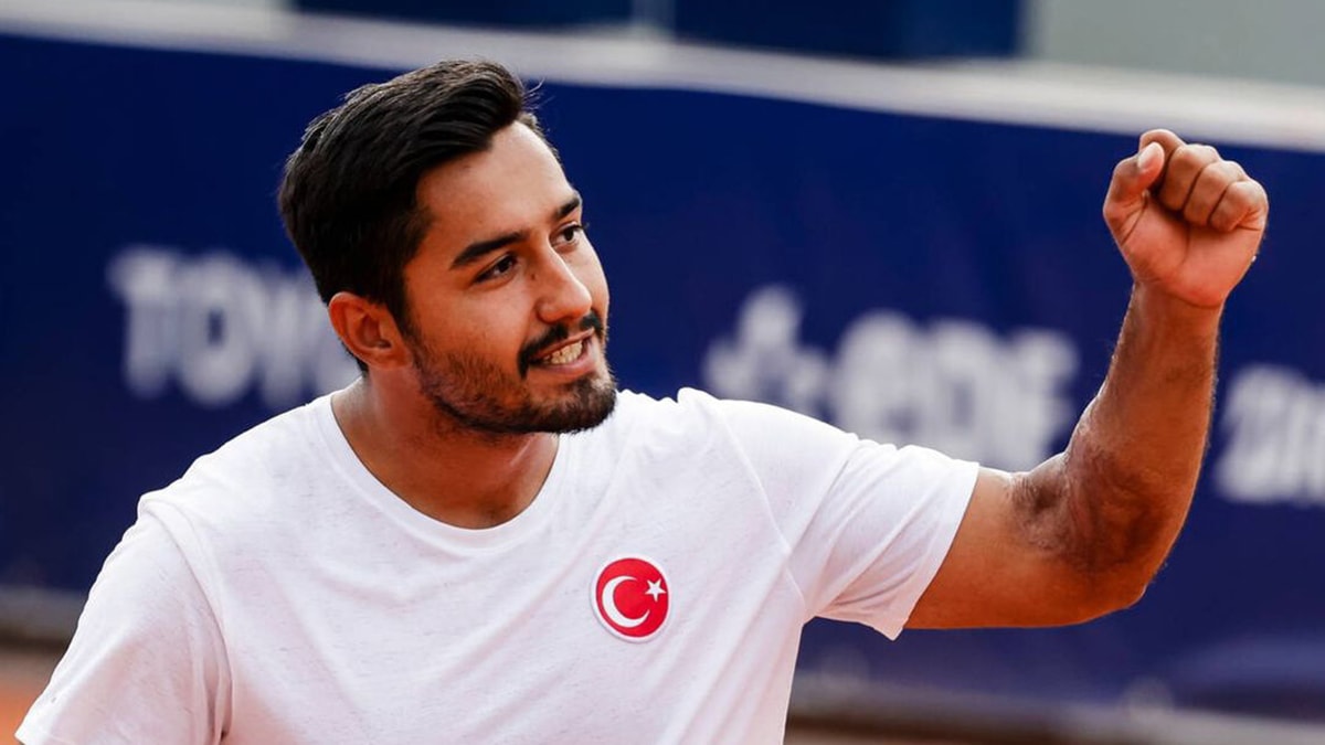 Ahmet Kaplan tekerlekli sandalye tenisinde yarı finalde!