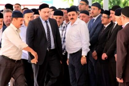 Alihan Kuriş liderliğindeki Süleymancılar hakkında flaş iddialar: “Mehdi” iddiası, şifreli haberleşme ve 7,2 milyar lira Alihan Kuriş liderliğindeki Süleymancılar hakkında flaş iddialar: “Mehdi” iddiası, şifreli haberleşme ve 7,2 milyar lira