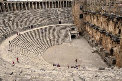 Antalya’da bulundu: 2 bin 500 yıllık mezarda yatan kişinin mesleği şaşırttı Antalya’da bulundu: 2 bin 500 yıllık mezarda yatan kişinin mesleği şaşırttı