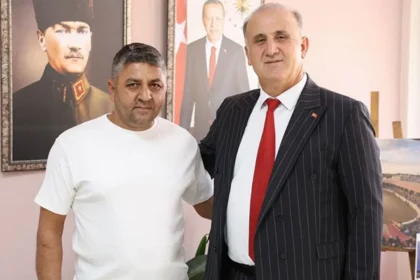 Aydın’da CHP’den AK Parti’ye bir geçiş daha: Ömer Akdağ AK Parti’ye katıldı