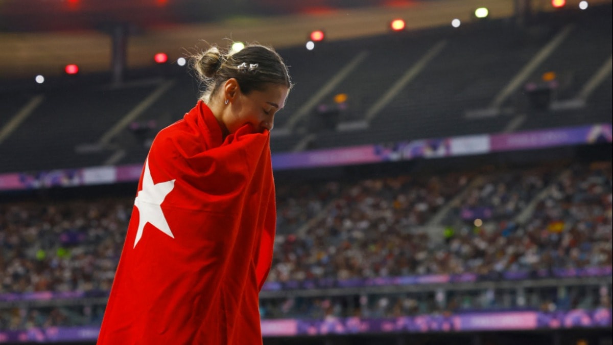 Aysel Önder’den Paris 2024 Paralimpik Oyunları’nda gümüş madalya