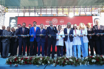 Bakan Memişoğlu’ndan İzmir’e ikinci şehir hastanesi müjdesi Bakan Memişoğlu’ndan İzmir’e ikinci şehir hastanesi müjdesi