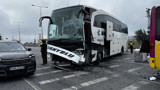 Başakşehir’de İETT otobüsü ve yolcu otobüsünün karıştığı kazada 4 kişi yaralandı Başakşehir’de İETT otobüsü ve yolcu otobüsünün karıştığı kazada 4 kişi yaralandı