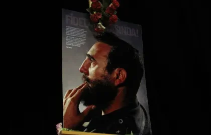 ‘Bizden nefret edebilirler ama bu direnişe saygı duyuyorlar’: İzmirliler Fidel’in 100. yaşı için buluştu