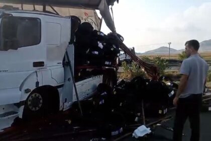 Ceyhan'da zincirleme kaza: 2 yaralı
