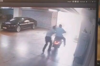Çiğli Belediye Başkanı’nın makam aracına silahlı saldırı. Saldırgan böyle yakalandı Çiğli Belediye Başkanı’nın makam aracına silahlı saldırı. Saldırgan böyle yakalandı