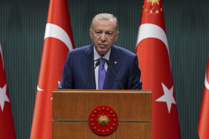 Cumhurbaşkanı Erdoğan’dan Dünya İnsani Yardım Günü mesajı. “Örnek olmayı sürdürüyoruz” Cumhurbaşkanı Erdoğan’dan Dünya İnsani Yardım Günü mesajı. “Örnek olmayı sürdürüyoruz”
