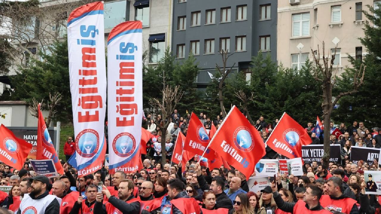 Eğitim-İş’ten Bakan Tekin’e tepki: Bakan sorumluluk üstlenmek yerine kendisini eleştirenlerden şikayetçi olmuştur
