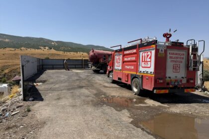 Elazığ'da semi treyler yangını söndürüldü
