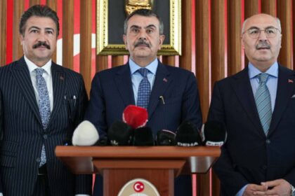 Eski Türkiye’nin ne olduğu sık sık anımsanmalı diyen Milli Eğitim Bakanı Tekin: Okullarda ücretsiz internet hizmeti veriyoruz