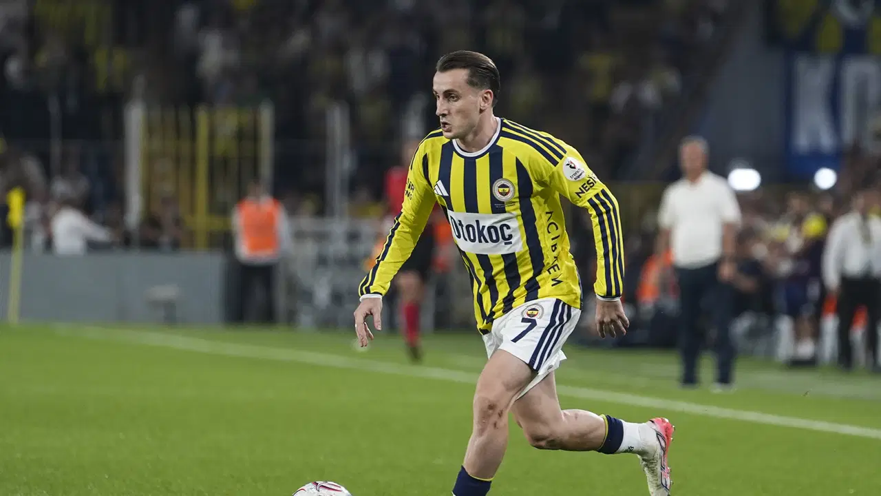 Fenerbahçe’de sakatlık: Kerem Aktürkoğlu, sedyeyle oyundan çıktı