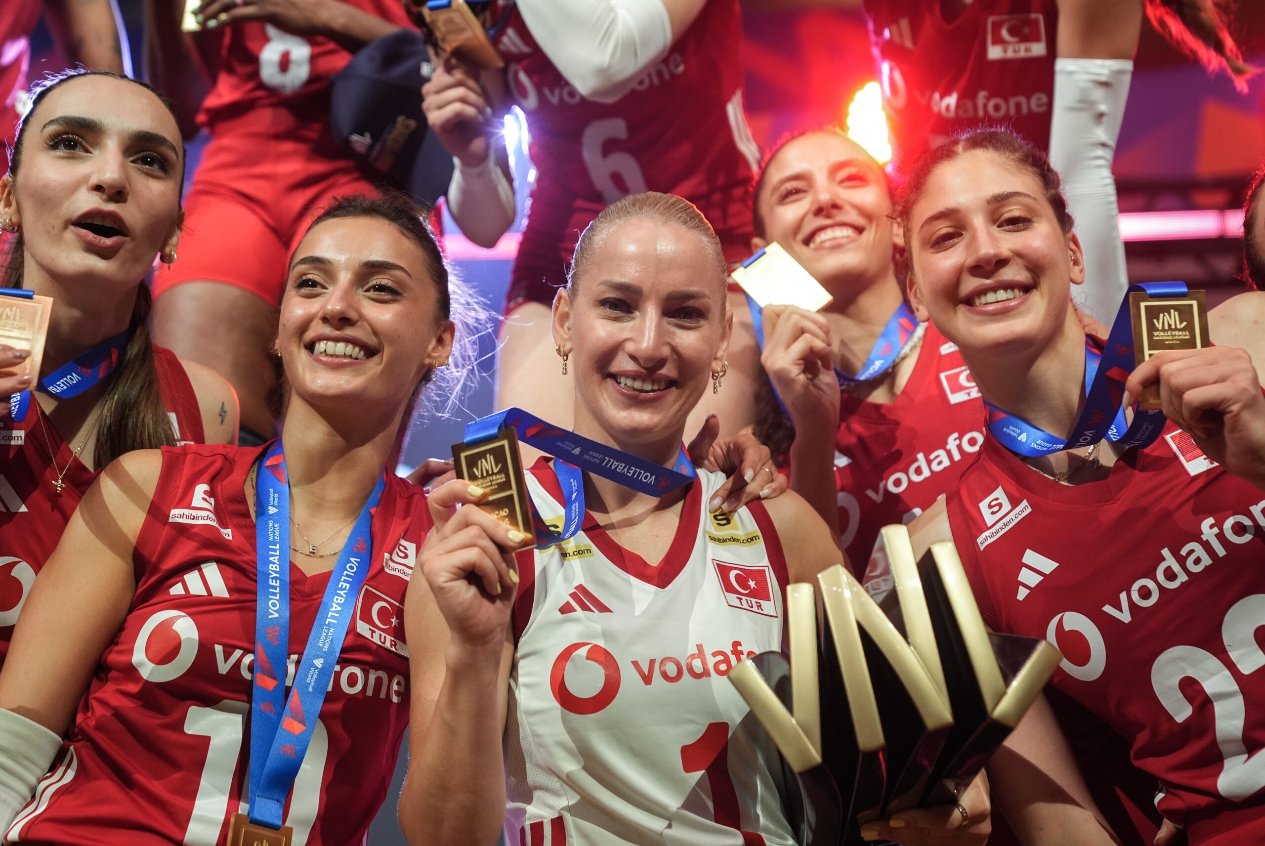 Filenin Sultanları’na tebrik mesajları