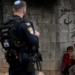 Filistin topraklarını gasbeden İsrailliler Nablus’ta dini mekanlara baskın düzenledi
