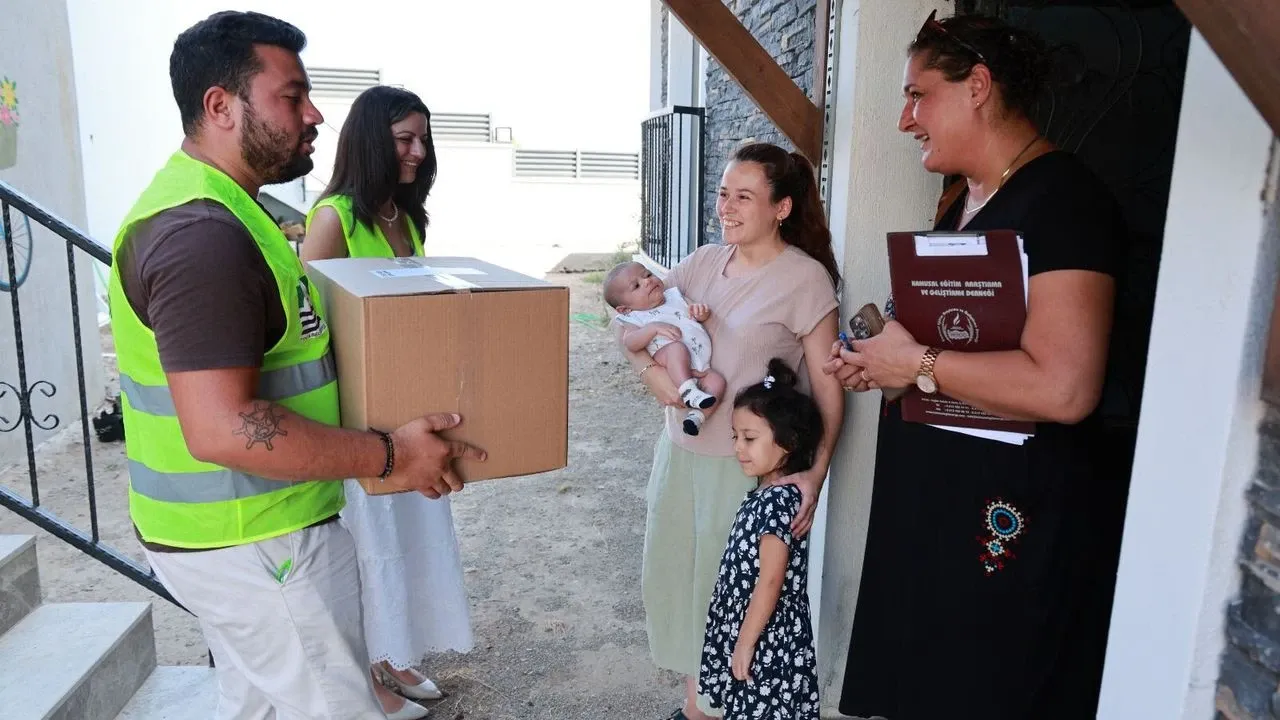 Foça Belediyesi’nden yeni doğan bebekler için destek paketi Foça Belediyesi’nden yeni doğan bebekler için destek paketi