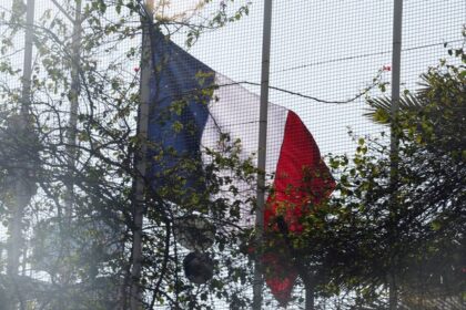 Fransa, büyükelçi hakkında soruşturma başlattı. “Onlarca kadın getirdi”