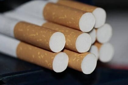 Fransa’da sigara satış yasağı önerildi: 2009 sonrası doğanlara sigara satılmaması konuşuluyor