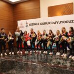 Golbol Kadın Milli Takımı, altın madalyayı Gazzeli şehitlere armağan etti