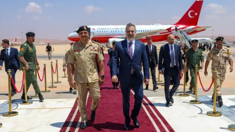 Hakan Fidan Kuzey Afrika’da: Taşeronluktan ayak işlerine