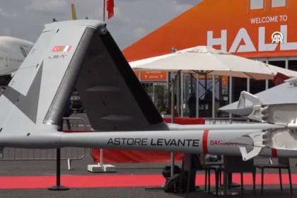 İngiltere’de Farnborough Uluslararası Havacılık Fuarı sürüyor
