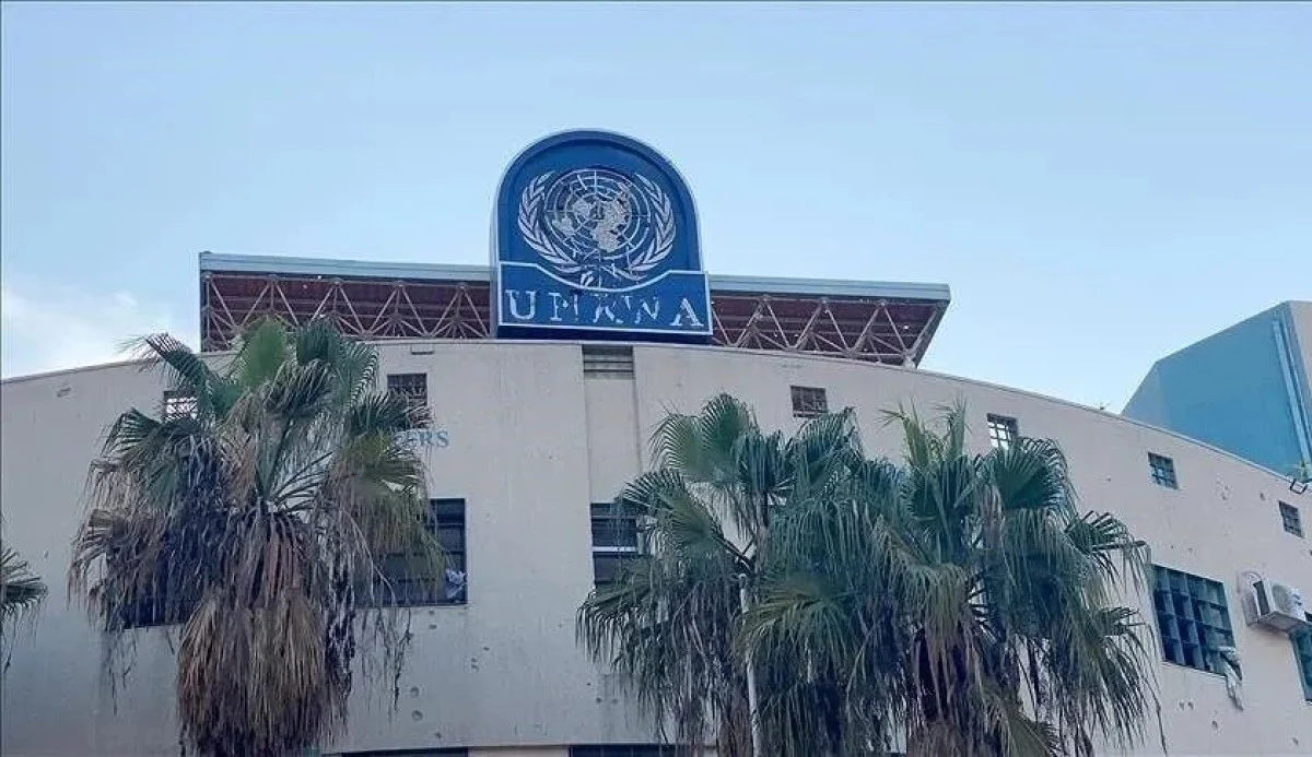 İsrail ordusu, Doğu Kudüs’te UNRWA’ya bağlı eğitim merkezine baskın düzenleyerek çalışanları alıkoydu