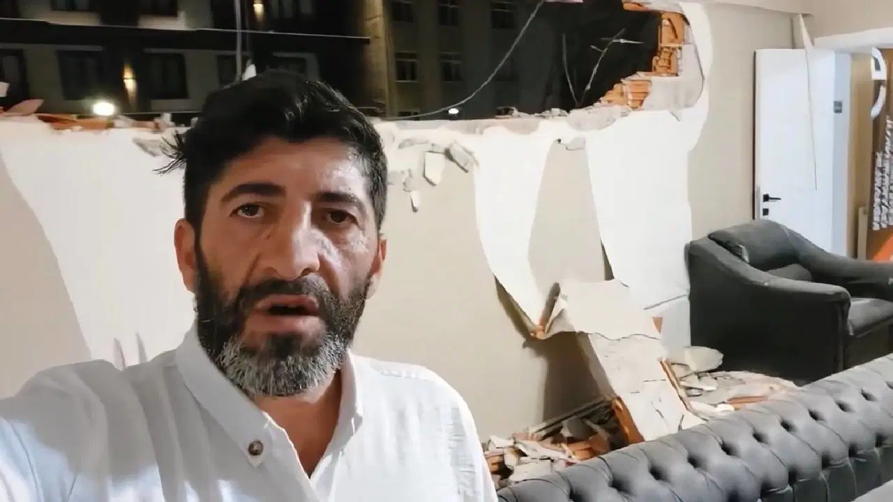 İstanbul’da akılalmaz olay… Koltukta uzanırken duvar üzerine yıkıldı!