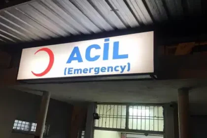 İzmir’de tarım işçilerini taşıyan minibüs kaza yaptı: 1 ölü, 8 yaralı İzmir’de tarım işçilerini taşıyan minibüs kaza yaptı: 1 ölü, 8 yaralı