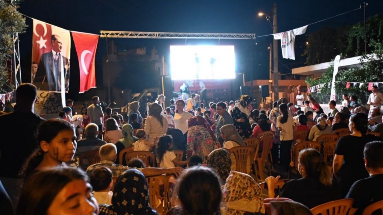 Kadirli’de Nostalji Rüzgarı! 7’den 70’e Herkes Bu Etkinlikte Buluştu!