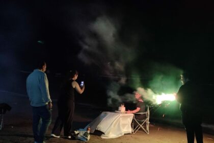 Karataş Sahilinde Doğum Günü Sürprizi