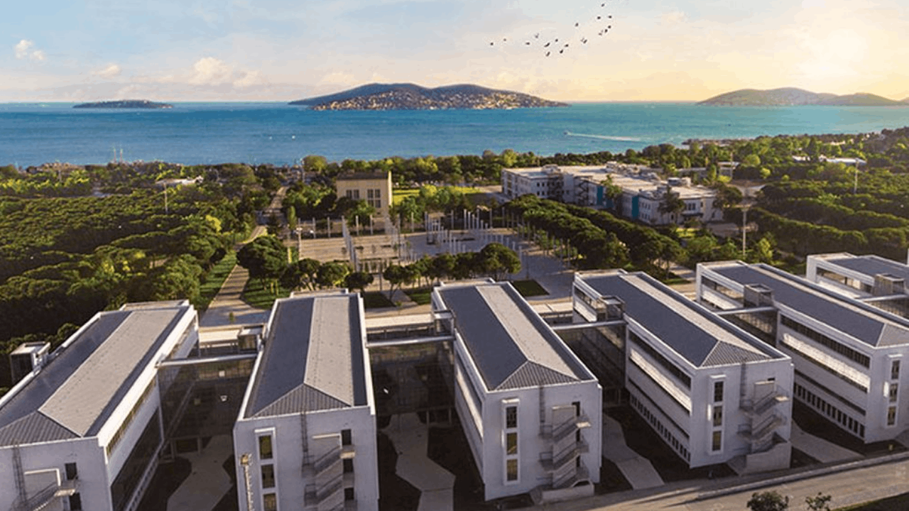 Marmara Üniversitesi’nden yurt ücretlerine yüzde 400 zam!