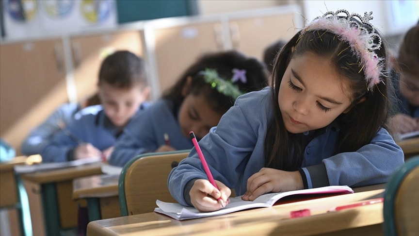 MEB açıkladı: Cuma günü okullar tatil edildi MEB açıkladı: Cuma günü okullar tatil edildi