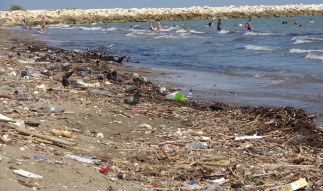 Mersin sahillerinde kirlilik turizmi tehdit ediyor