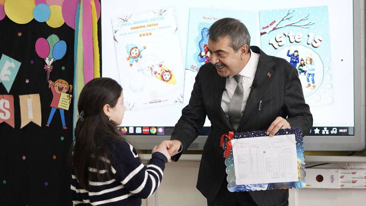 Milli Eğitim Bakanlığı’ndan karnelerde Atatürk kararı
