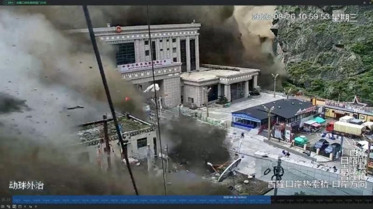 Nepal ve Tibet'te heyelan ve sel: Yüzlerce kişi kayıp
