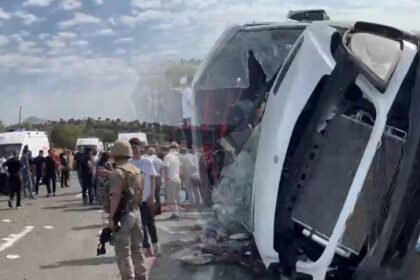 Nişan yolunda feci kaza: Can kaybı 7’ye yükseldi, 9 yaralı var Nişan yolunda feci kaza: Can kaybı 7’ye yükseldi, 9 yaralı var